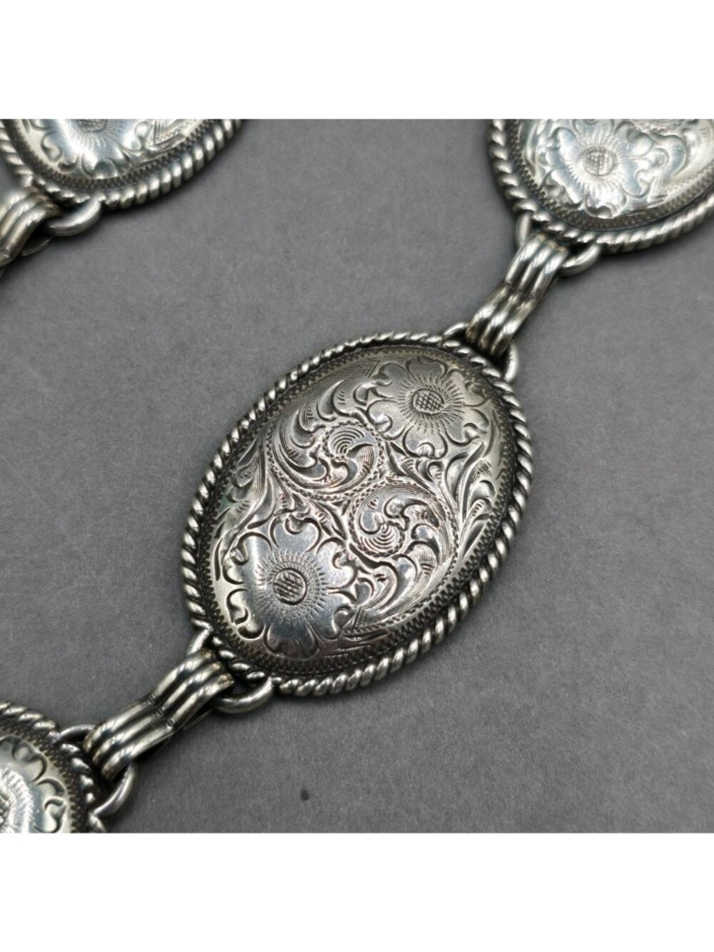 Tony Lama Nicole Concho Link Belt XL Silver Tone Western Floral Engraved 36"-42" - Picture 2 of 9